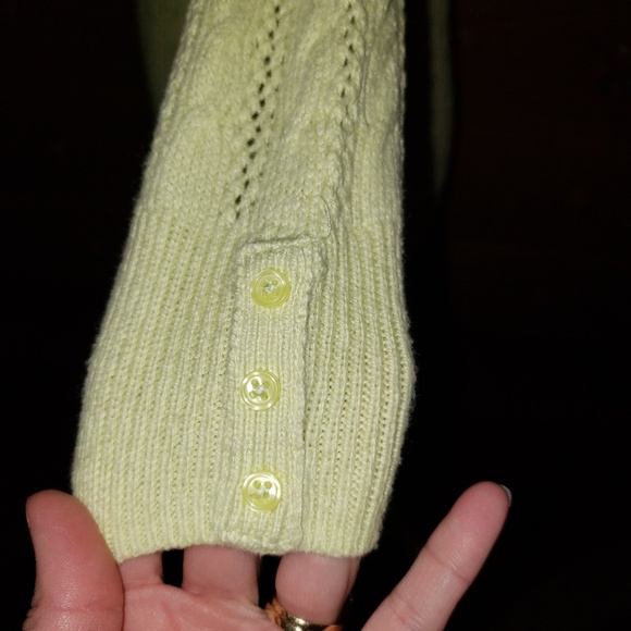 AE soft knit sweater Like New - Picture 4 of 6